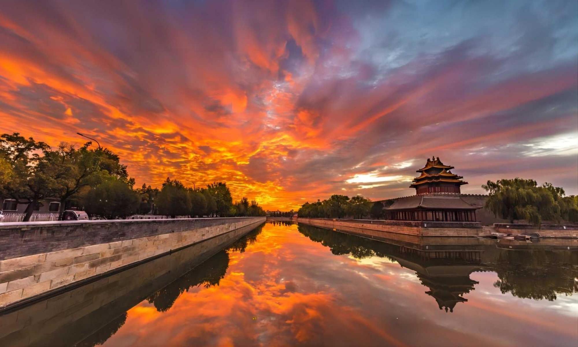 Happy Dragon Culture -in The Center Close To Forbidden City&wangfujing Street&subway Nearby &free Coffee & Free Laundry&english Speaking With Tour Services &free Wifi Unlimited For Western Software ปักกิ่ง