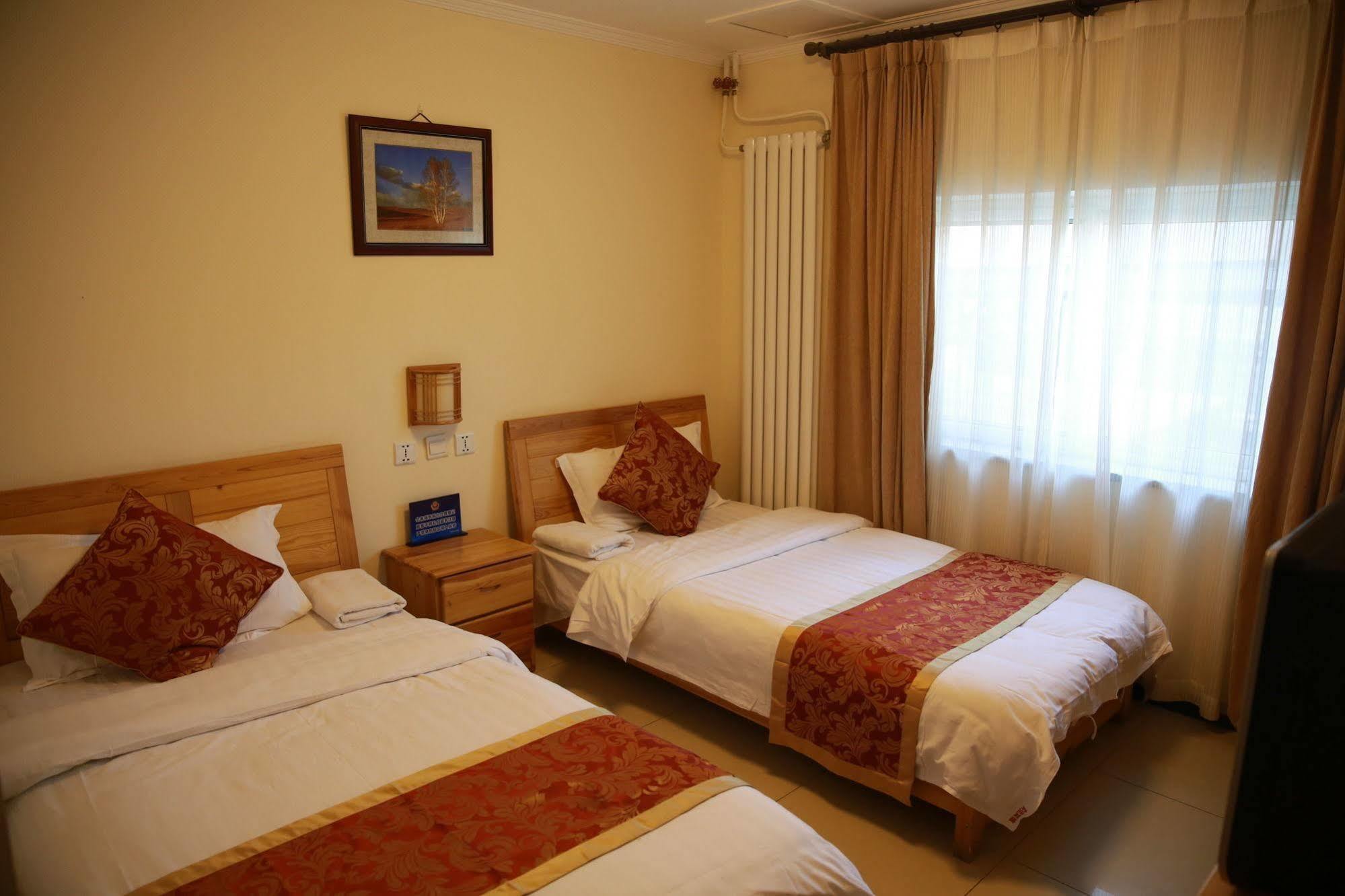 โรงแรม Happy Dragon Culture -in The Center Close To Forbidden City&wangfujing Street&subway Nearby &free Coffee & Free Laundry&english Speaking With Tour Services &free Wifi Unlimited For Western Software