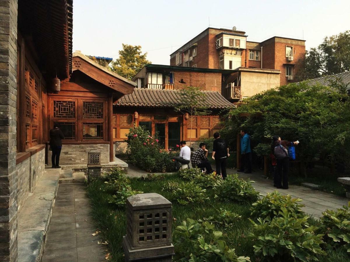 Отель Happy Dragon Culture -in The Center Close To Forbidden City&wangfujing Street&subway Nearby &free Coffee & Free Laundry&english Speaking With Tour Services &free Wifi Unlimited For Western Software Пекин